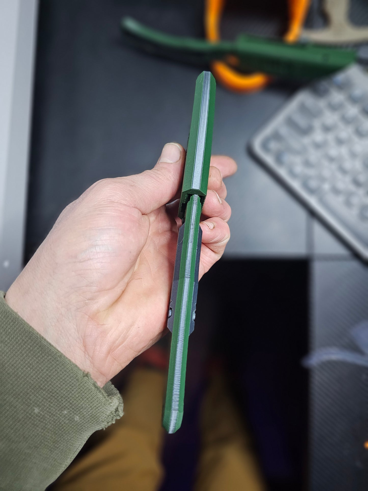 Carbon fiber huntsman